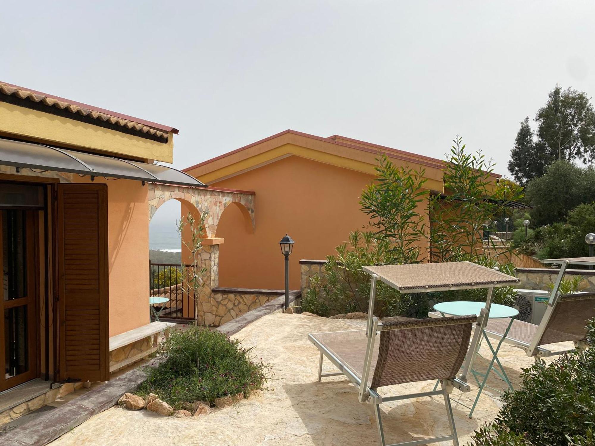 Residenza I Ginepri Villa Domus De Maria Exterior photo